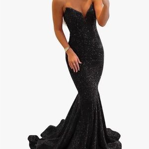 Elegant Black Strapless Prom Dress / Evening Gown